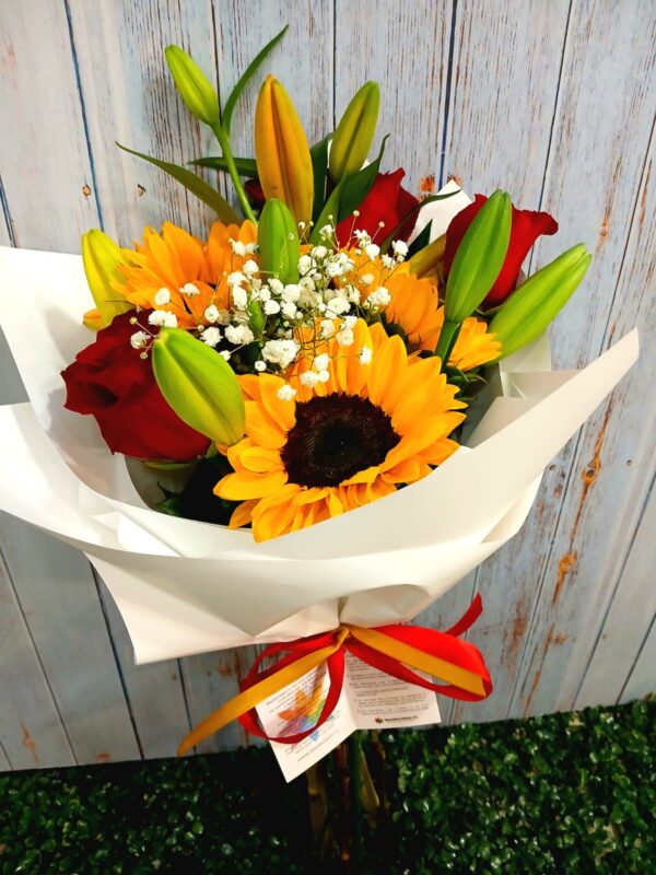 Ramo Mix Rosas, Girasoles y liliums 1 Ramo Mix Rosas, Girasoles y liliums 1